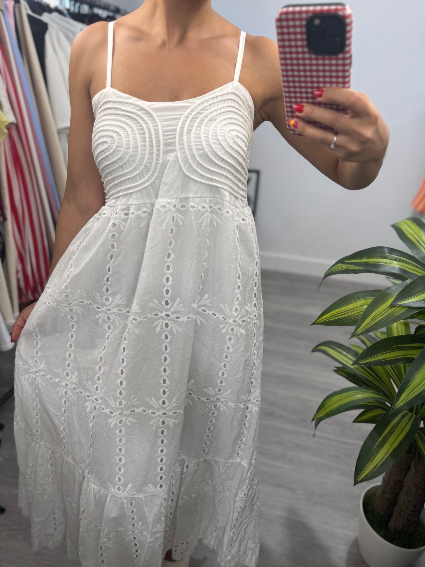 Vestido blanco bordado con blanco