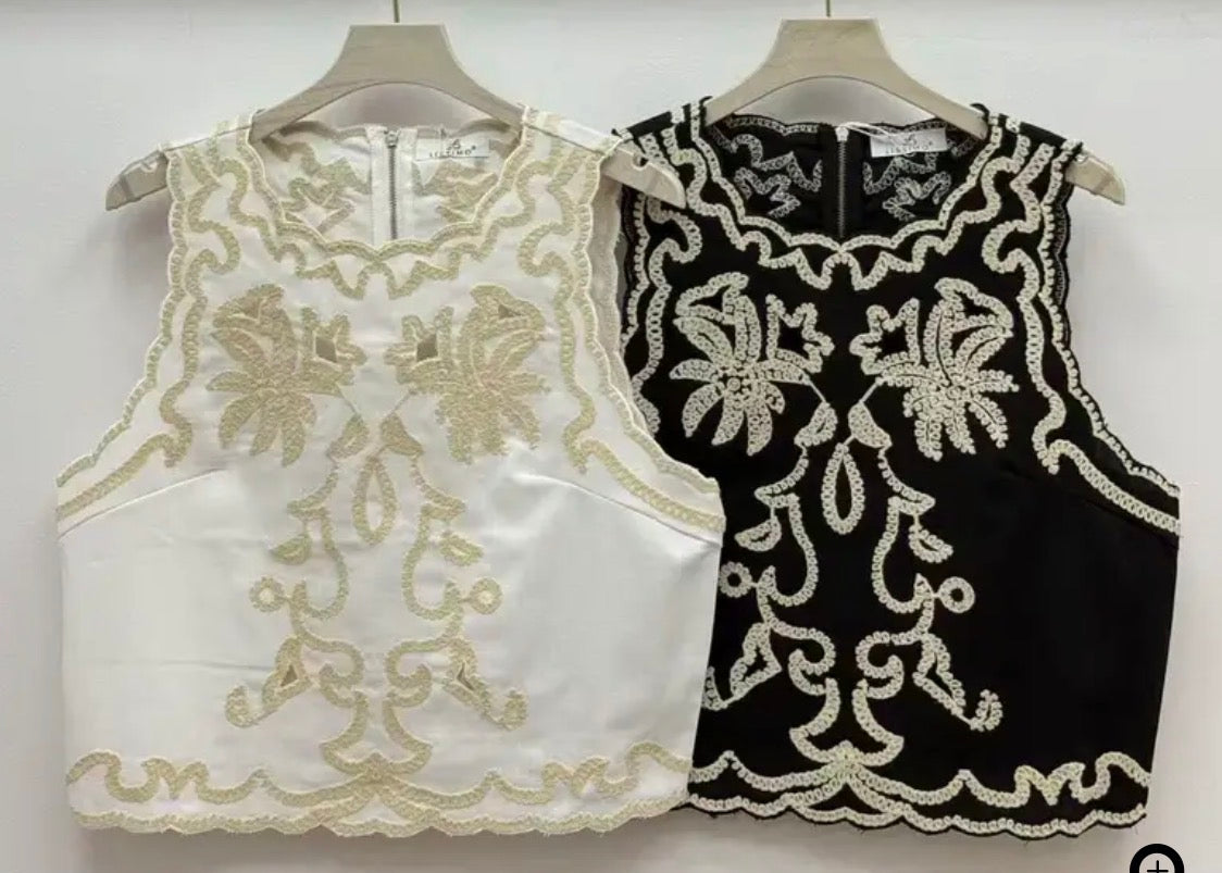 Blusa Bordada sin manga