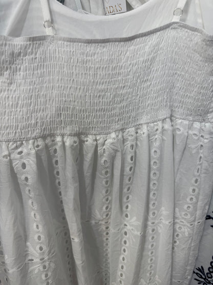 Vestido blanco bordado con blanco