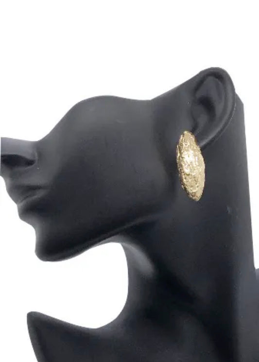 Pendientes dorados texturizados
