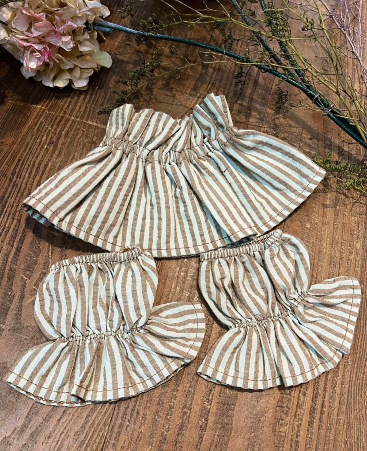 Cuello y puños Rayas