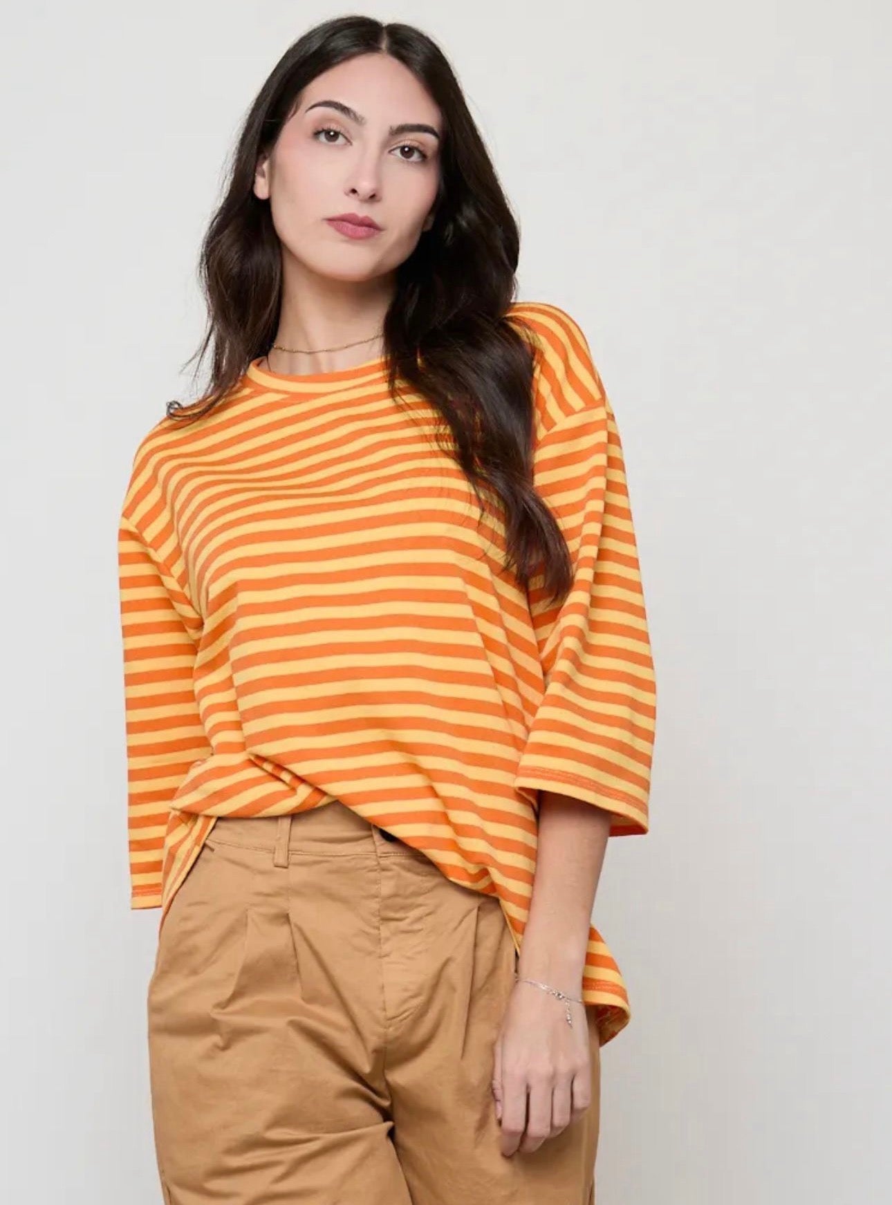 Camiseta de rayas naranja